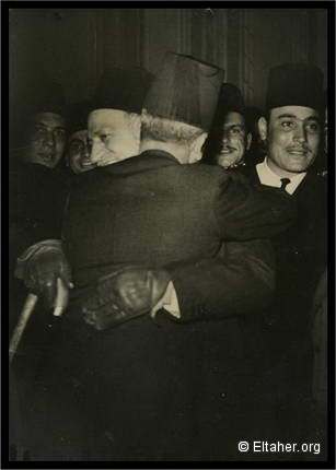 1950 - Nahhas Pasha and Eltaher hugging edited